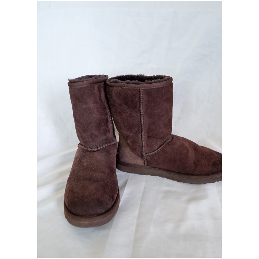 Ugg Australia classic short chocolate boots